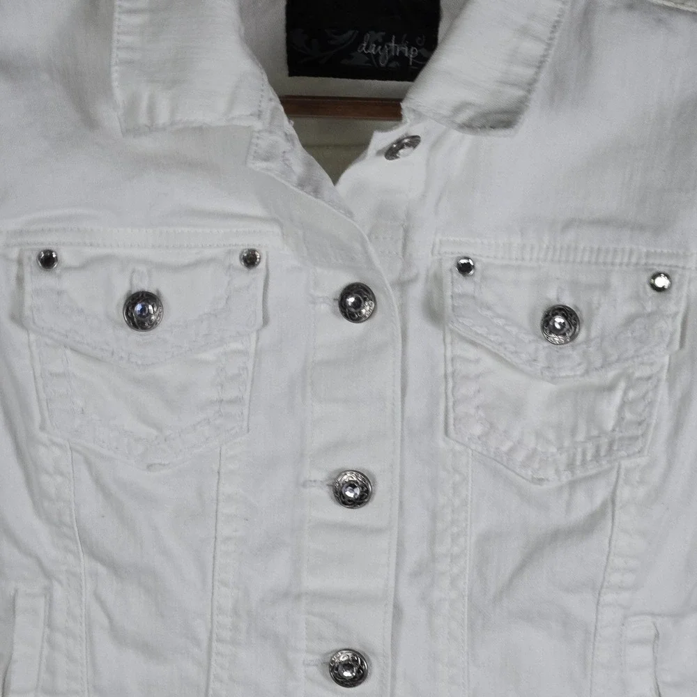 Daytrip White Denim Jacket M Rhinestone Lace Back‎ Trucker Western Glam Coquette